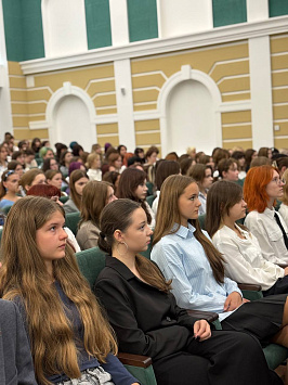У Мінскім дзяржаўным мастацкім каледжы імя А.К. Глебава прайшла ўрачыстая лінейка, прысвечаная Дню ведаў.